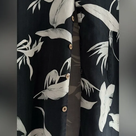 Tommy Bahama Floral Polo Shirt​​ - Picture 3 of 4